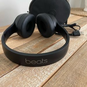 Beats headphones wireless Solo 3. Like new